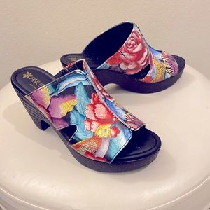 Anuschka artsy size 6 shoes, lightly worn